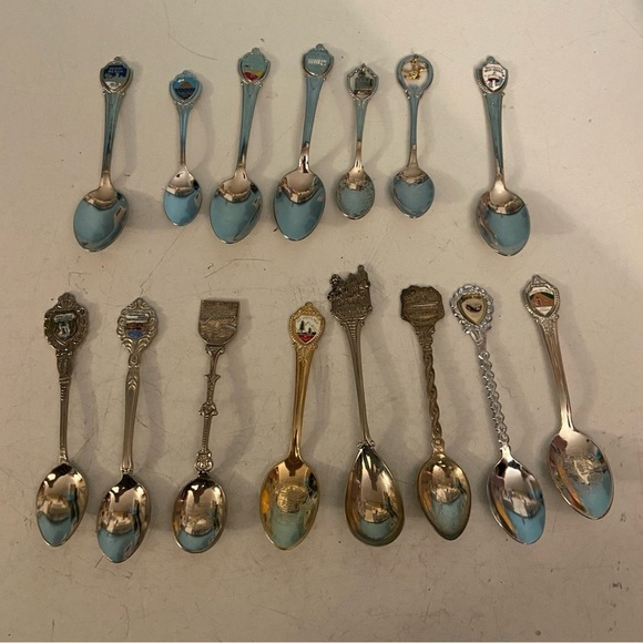Vintage Christmas silver decorative spoons - embossed bowls - years 1975 - 1986 - Picture 2 of 14